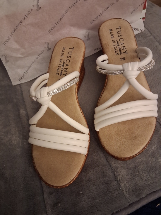 easy street Shoes - Made In ITALY US SIZE 7 Tuscany White Slip-On Sandals NEW W/BOX